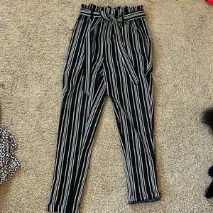 chloe and katie size xs black and white stripe pants